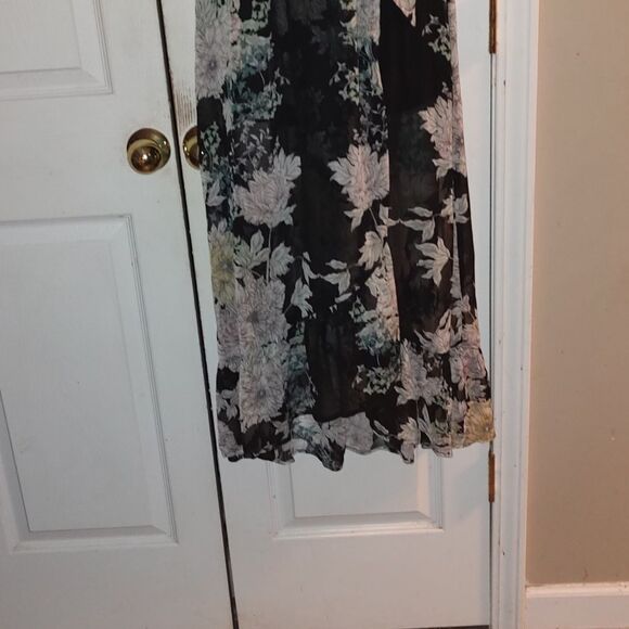 BAND OF GYPSIES | Black Floral Sheer Bottom Maxi Dress  Sz S NWOT - Picture 2 of 6